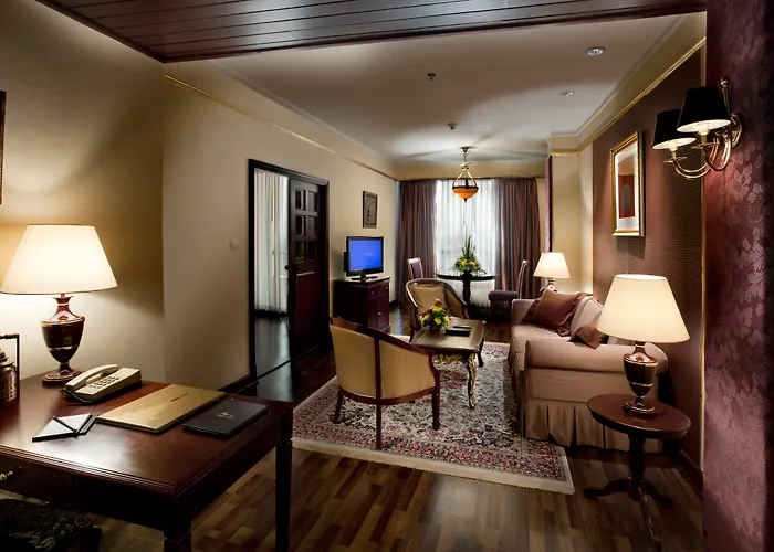 Mercure Mandalay Hill Resort