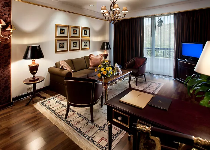 Mercure Mandalay Hill Resort