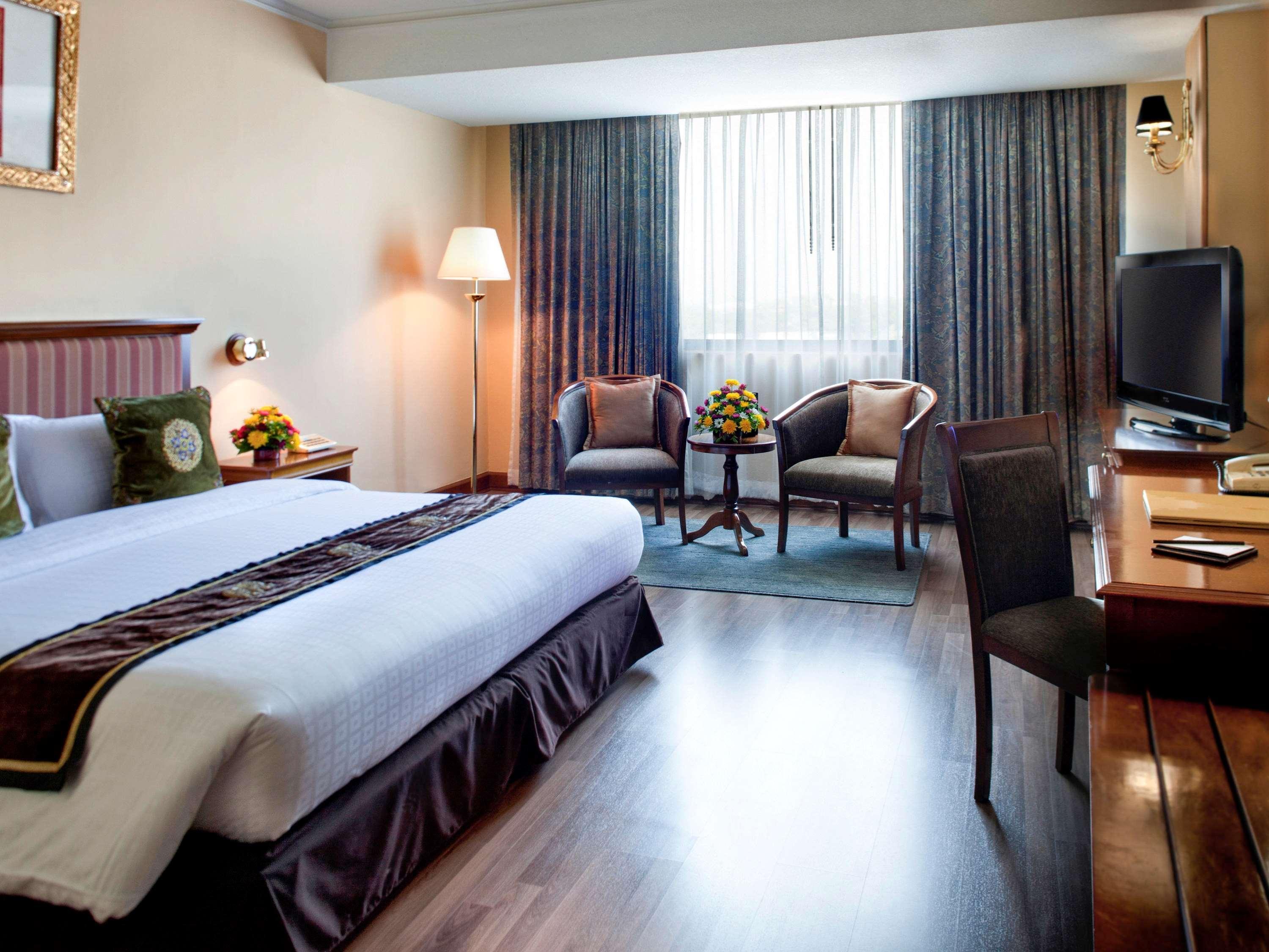 Mercure Hill 4*