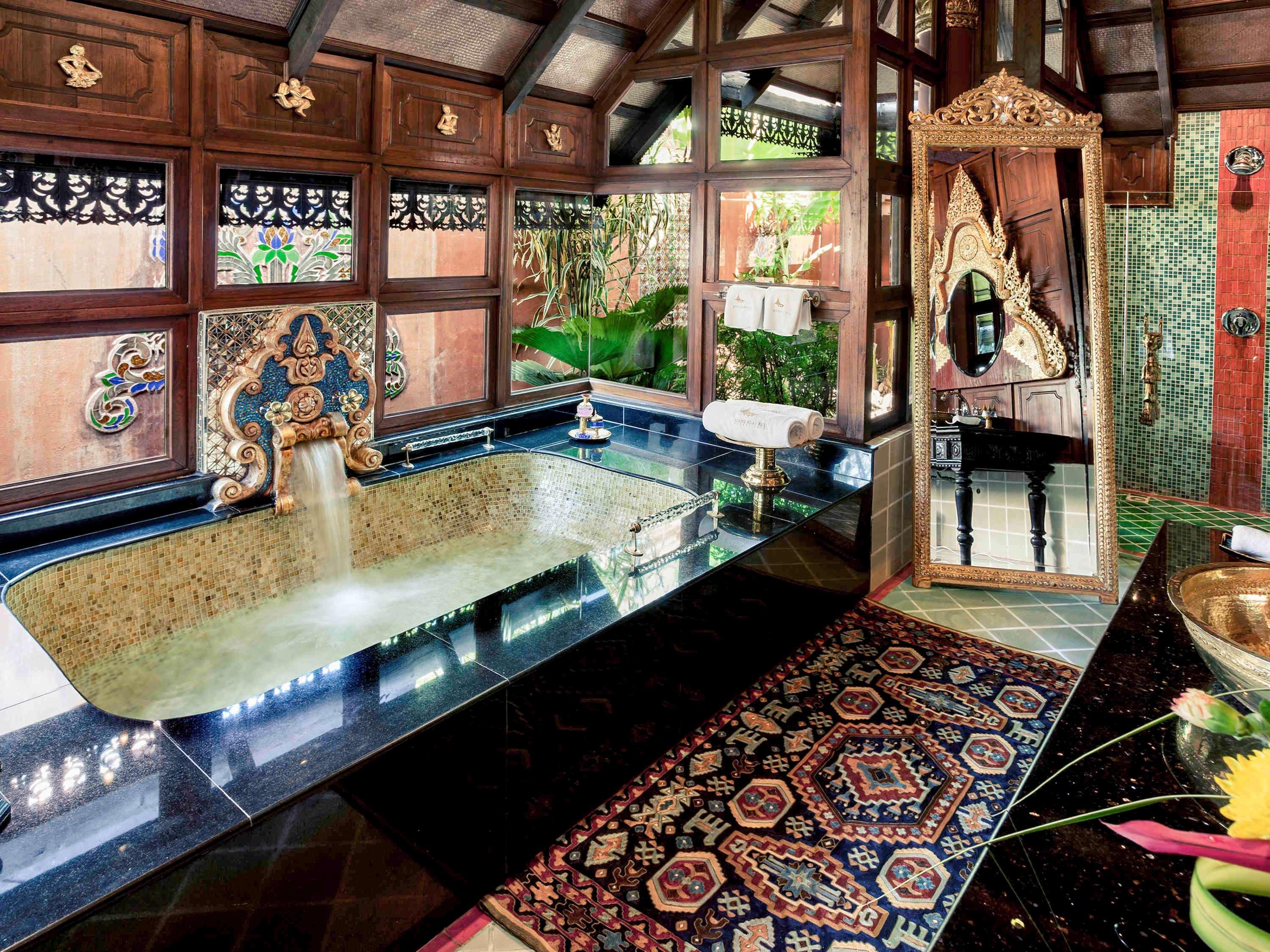 Mercure Hill 4* Mandalay