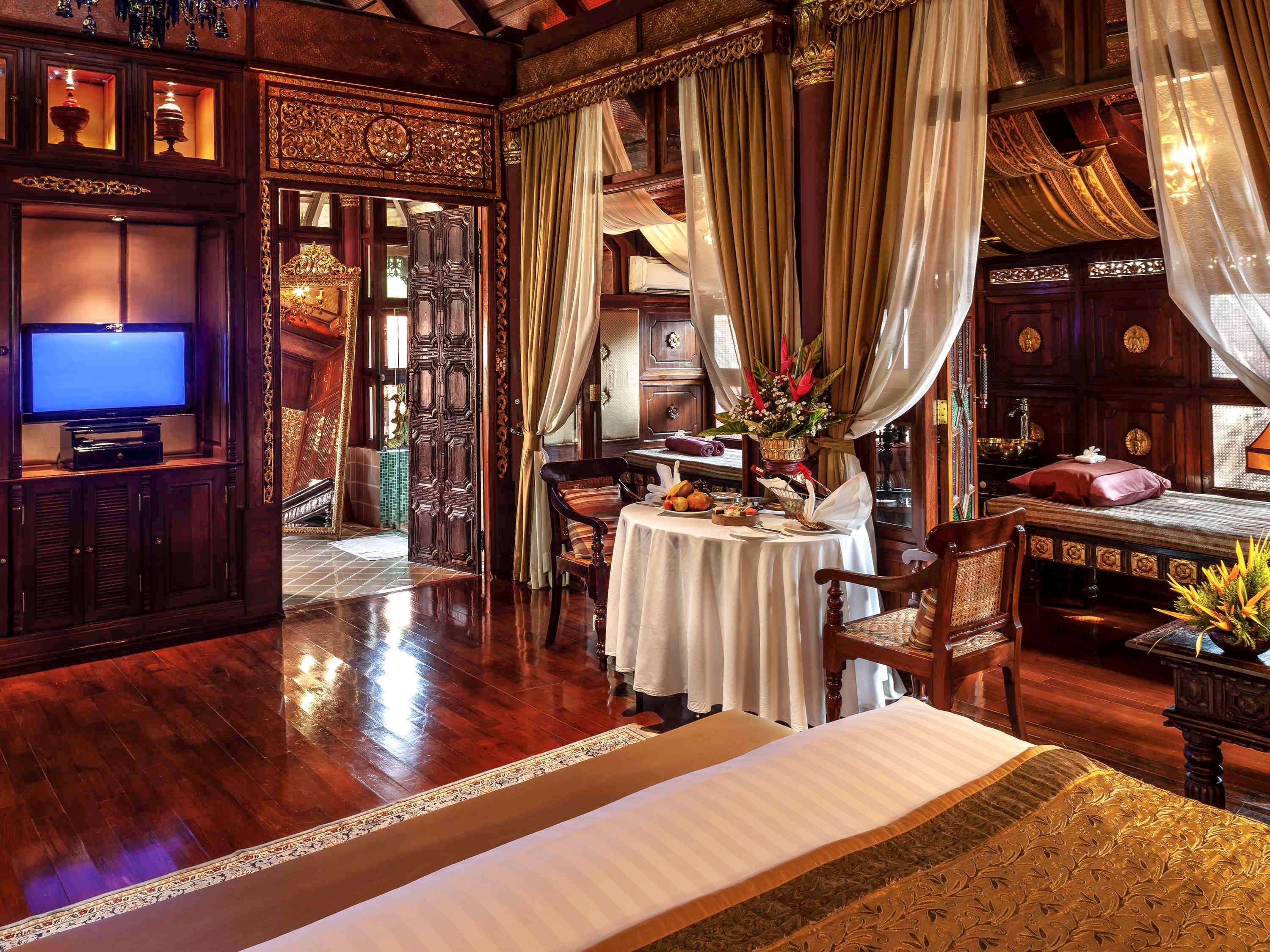 Mercure Hill 4* Mandalay
